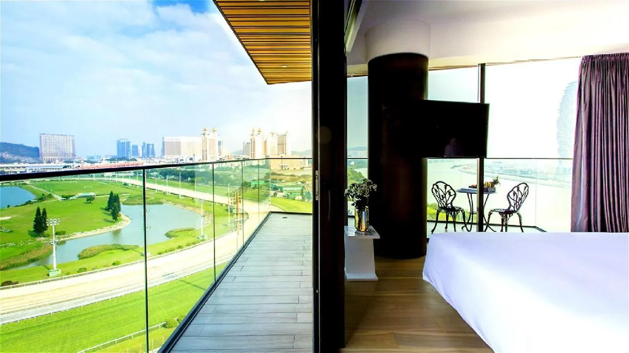 *****  Yoho Hollywood Roosevelt Hotel Macau China