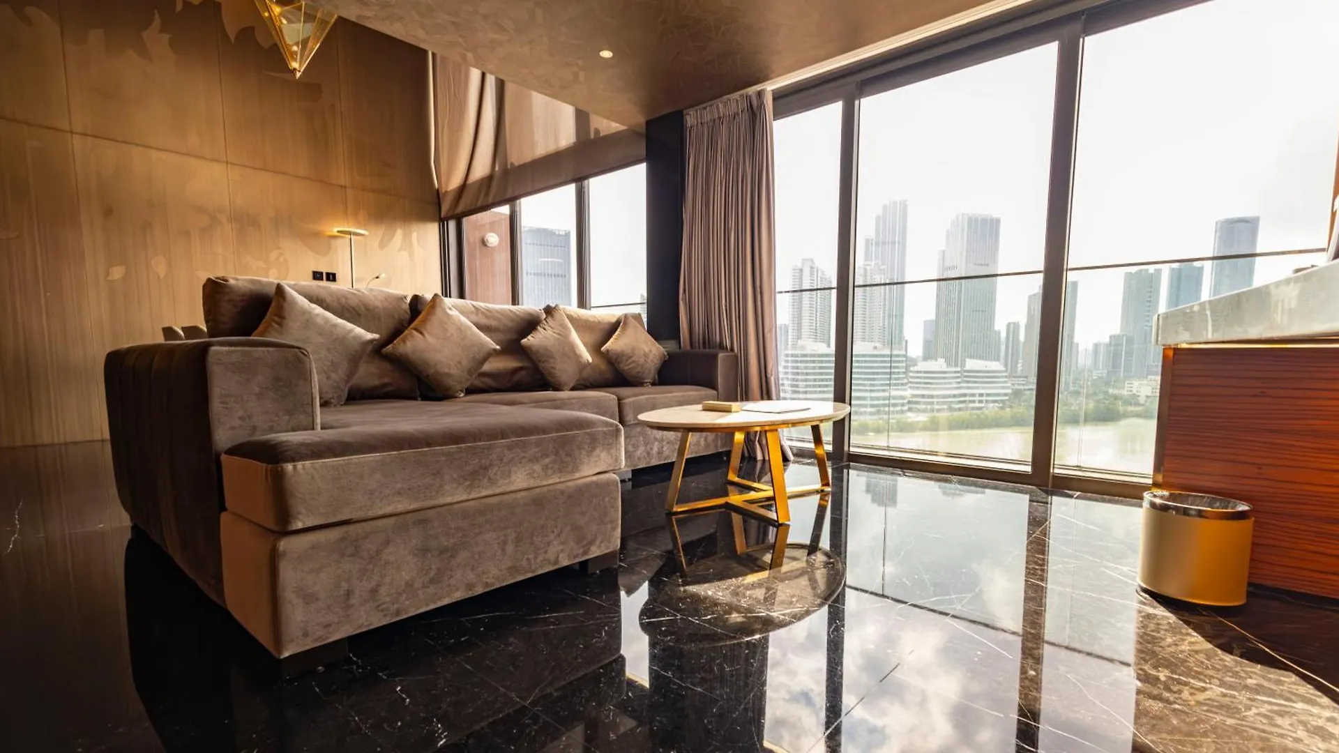 Yoho Hollywood Roosevelt Hotel Macau 5*,  China