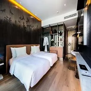 *****  Yoho Hollywood Roosevelt Hotel Macau China