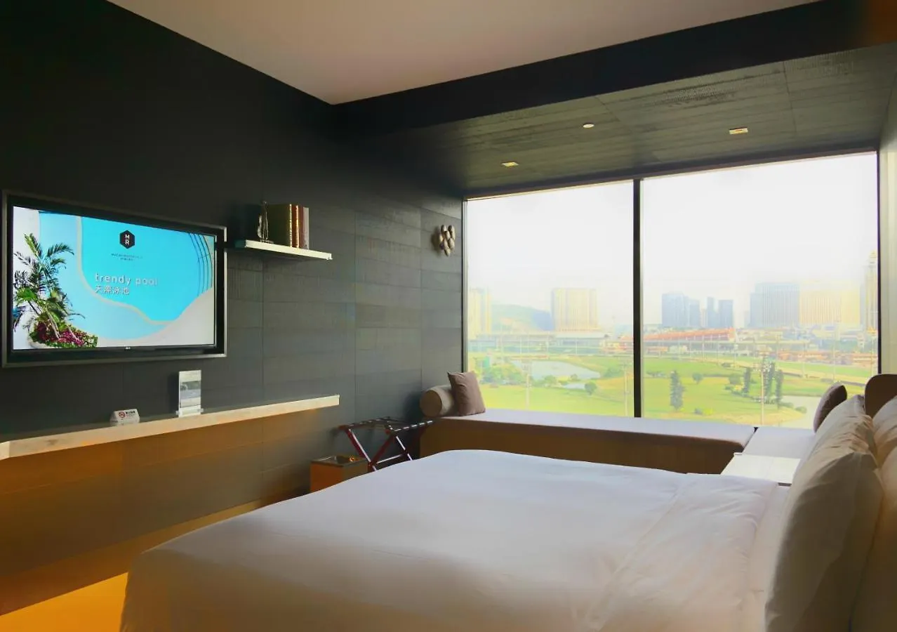 Yoho Hollywood Roosevelt Hotel Macau 5*,  China