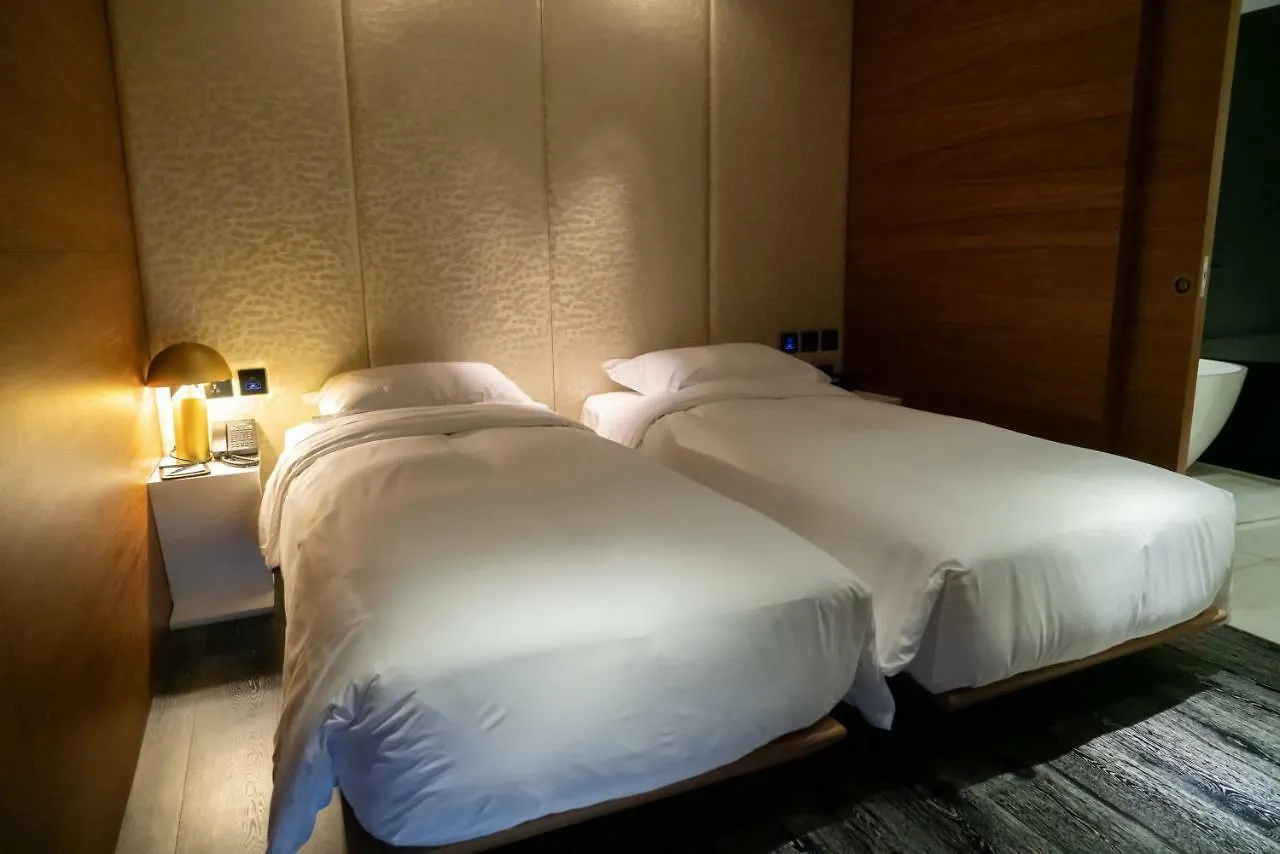 *****  Yoho Hollywood Roosevelt Hotel Macau China